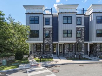 2001 Hyview Terrace