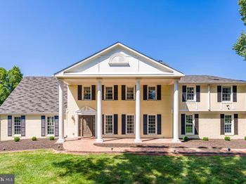 10520 Hunting Crest Lane