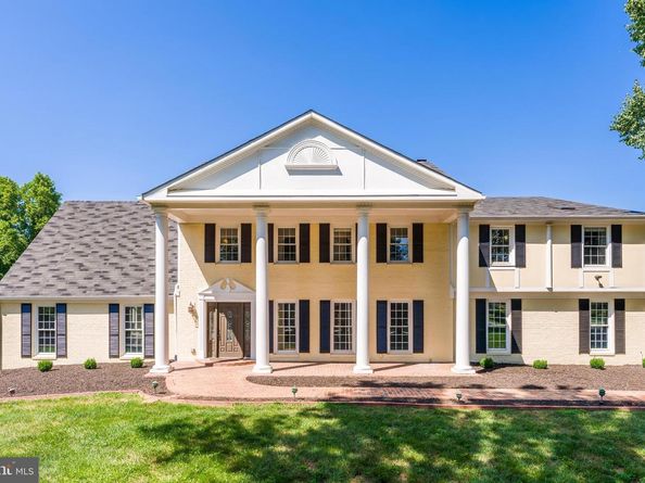 10520 Hunting Crest Lane, Vienna VA 22182