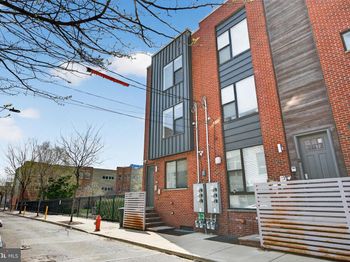 1918 E Letterly Street