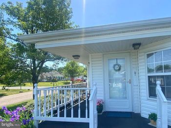 449 Grouse Court W