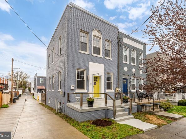 729 Roxboro Place NW, Washington DC 20011