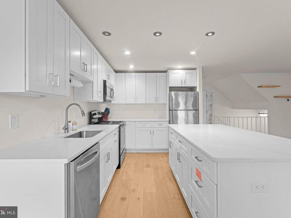 2105 N Rolfe Street A, Arlington VA 22209