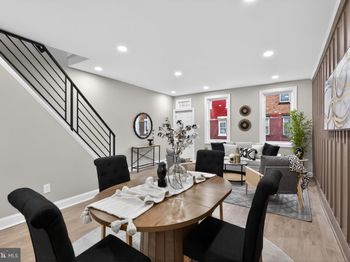 3812 N Darien Street