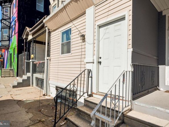 809 E Locust Avenue, Philadelphia PA 19138