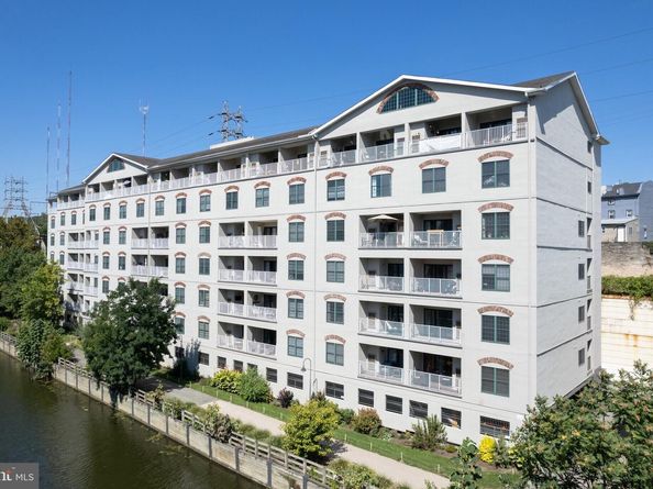 2 Leverington Avenue 21, Philadelphia PA 19127