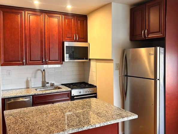 2601 Pennsylvania Avenue 1027, Philadelphia PA 19130