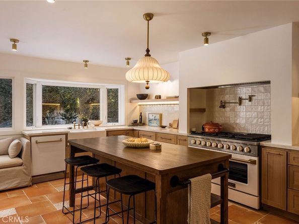 1096 Tulare, Costa Mesa CA 92626