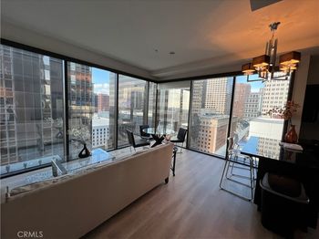 655 Hope S