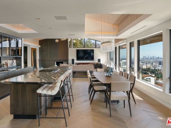 6918 Oporto Drive, Los Angeles CA 90068