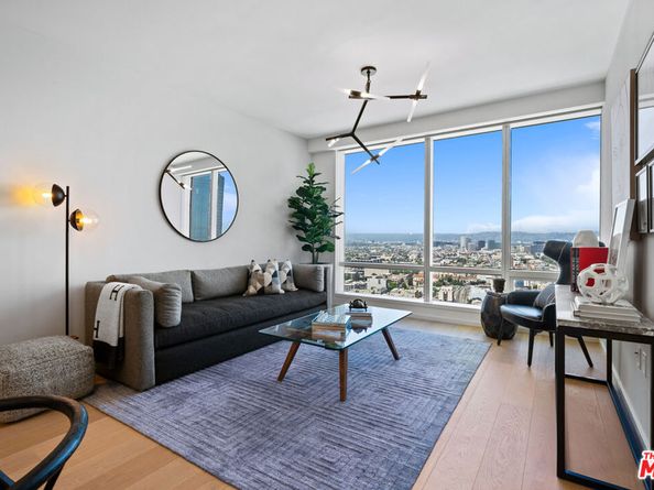 877 Francisco Street 2212, Los Angeles CA 90017