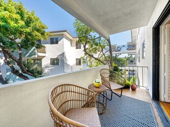 5000 S Centinela Avenue