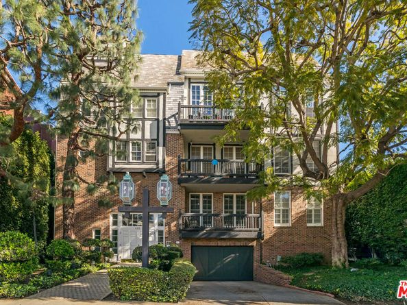 420 S Barrington Avenue PH302, Los Angeles CA 90049