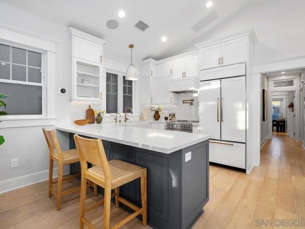 943 F Ave, Coronado CA 92118