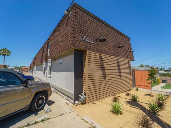 1740 N Ave, National City CA 91950