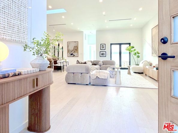 4040 Cartwright Avenue, Studio City CA 91604