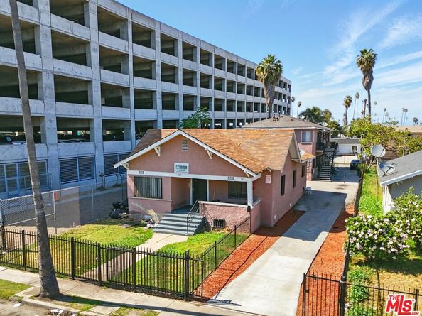 925 W 84th Street, Los Angeles CA 90044