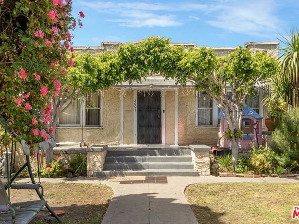2001 Browning Boulevard, Los Angeles CA 90062