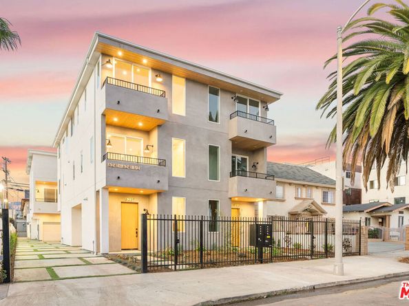 6239 Banner Avenue 12, Los Angeles CA 90038