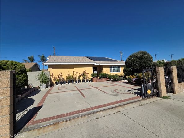 11223 Stagg, Sun Valley CA 91352