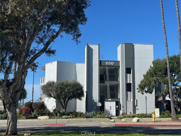 650 The Village 106, Redondo Beach CA 90277