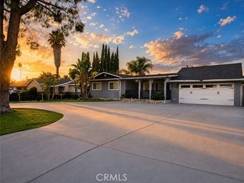 1437 E Vine