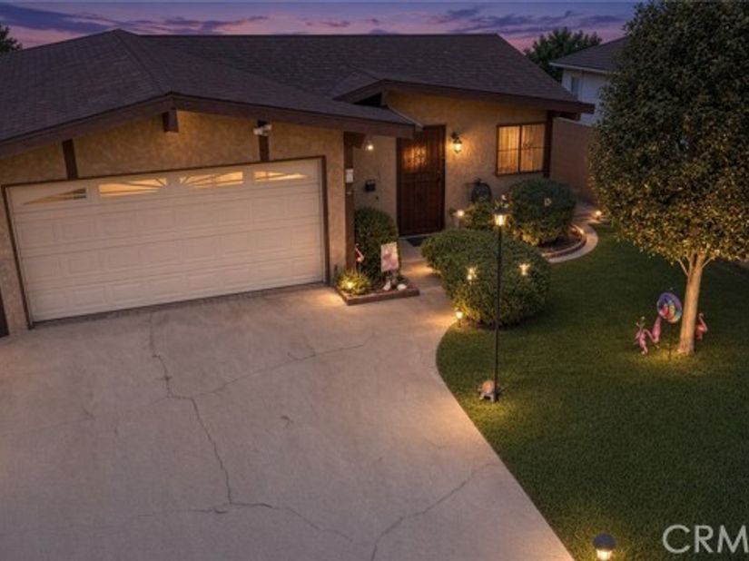 21007 Violeta, Lakewood CA 90715