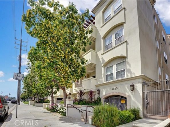 13935 Burbank Boulevard 105, Van Nuys (los Angeles) CA 91401