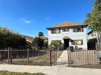 3213 Huron