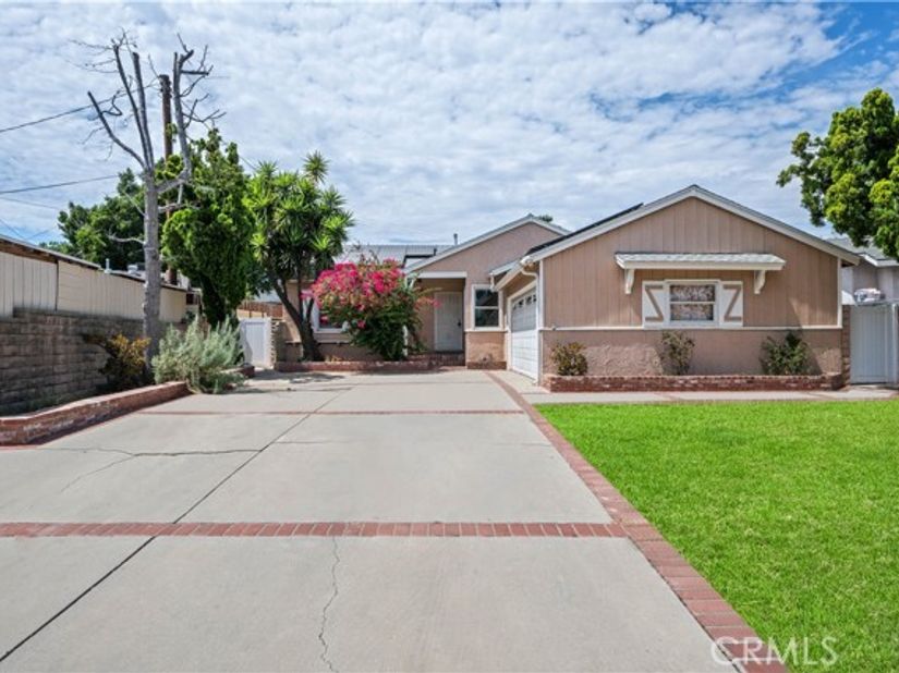 14515 Daubert, San Fernando CA 91345