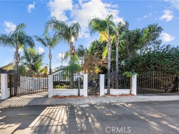 13761 Dronfield Avenue, Sylmar (los Angeles) CA 91342