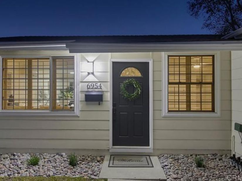 6954 Ballinger, San Diego CA 92119