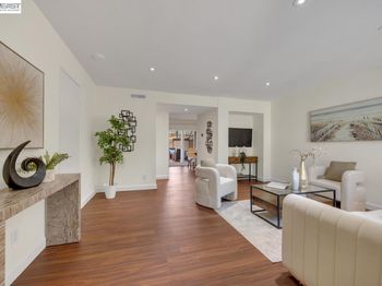 4452 Del Valle Pkwy