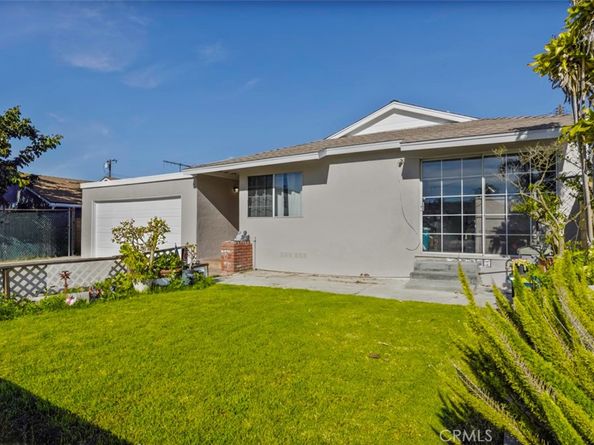 674 Senate Street, Costa Mesa CA 92627