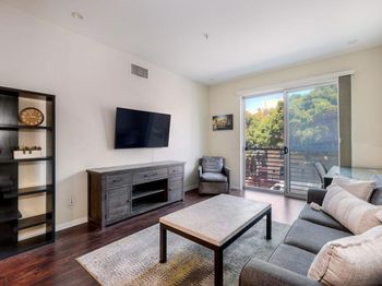445 Island Avenue