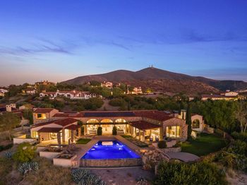 8114 Sendero de la Pradera