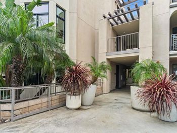 5410 La Jolla Boulevard