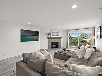 2501 S El Camino Real