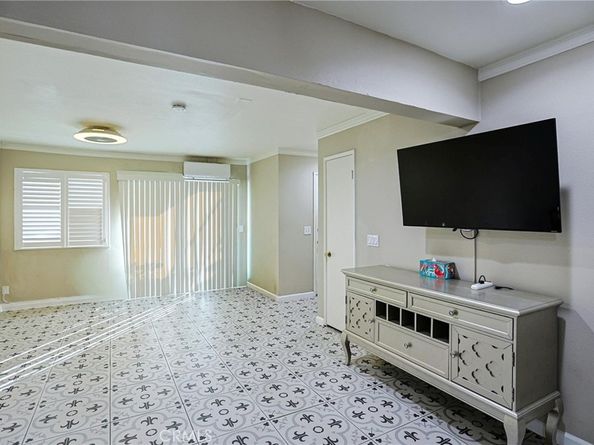 631 N Bristol 62, Santa Ana CA 92703