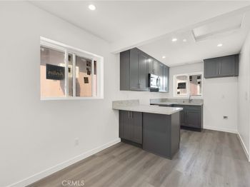 2621 Vineyard Avenue