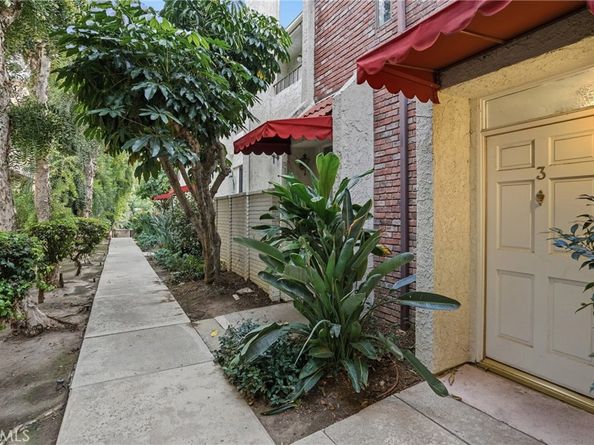 6540 Hayvenhurst Avenue 3, Lake Balboa CA 91406