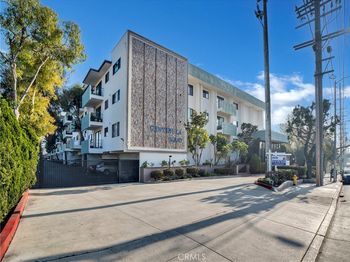 5000 S Centinela