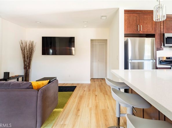 239 W Hillcrest Boulevard, Inglewood CA 90301