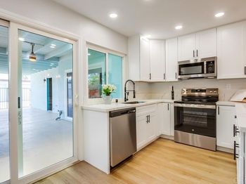 3839 Vista Campana S