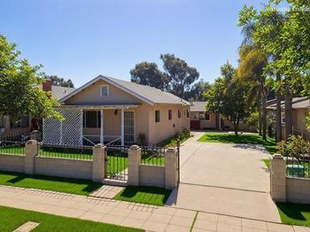 3813  15 Birch Street