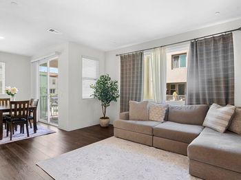 1270 Paseo Sea Breeze