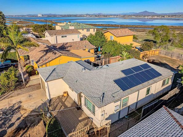 425 8th St, Imperial Beach CA 91932