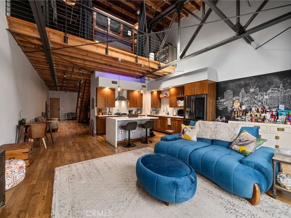 1100 E 3rd Street 205, Long Beach CA 90802