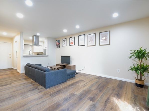 1030 W Macarthur Boulevard 21, Santa Ana CA 92707