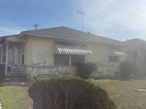 13502 S San Pedro, Los Angeles CA 90061